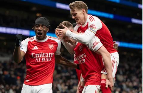 Patrice Evra dự đoán cuộc đua vô địch ở Ngoại hạng Anh mùa này