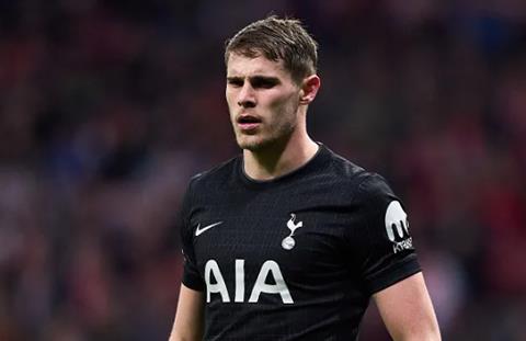 Liverpool hỏi mua Micky van de Ven nếu Spurs xuống hạng