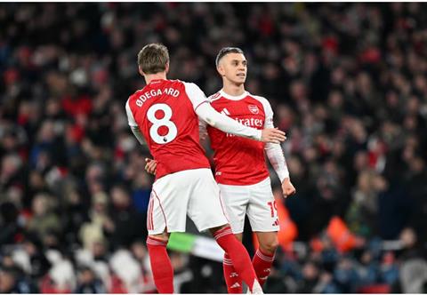 Arteta cập nhật tình hình Odegaard và Trossard trước trận gặp Everton