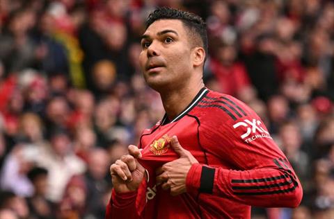 Pha ăn mừng của Casemiro và thông điệp gửi tới NHM MU