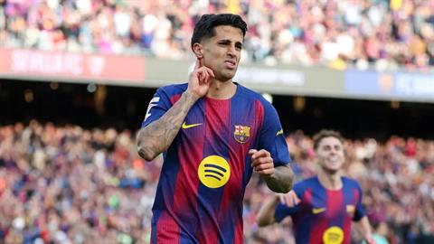 Deco nhận lời khen sau thương vụ đưa Joao Cancelo trở lại Barca