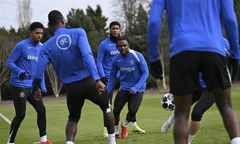 Chelsea lại lộ đội hình, nghi vấn nội gián chưa có lời giải