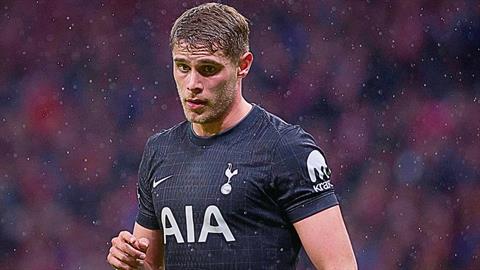 Van de Ven bác bỏ tin đồn buông xuôi tại Tottenham