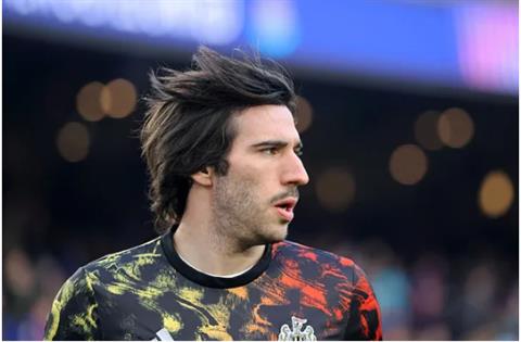 Arsenal nhận cảnh báo về việc theo đuổi Sandro Tonali