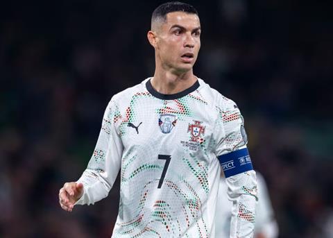 Ronaldo tích cực tập phục hồi khi vắng mặt ở ĐT Bồ Đào Nha