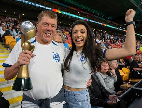 CĐV bán nhà để theo chân cổ vũ ĐT Anh ở World Cup 2026