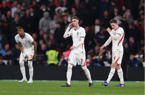 Cole Palmer bị chỉ trích dữ dội