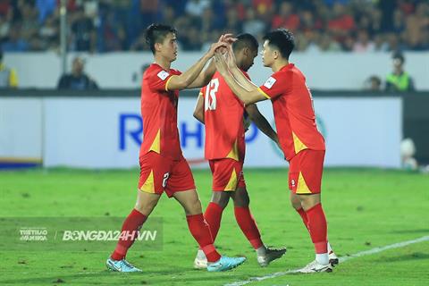 BXH FIFA: Tây Ban Nha mất ngôi số 1 thế giới, Việt Nam đứng đầu hai chỉ số