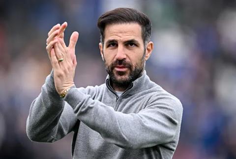 William Gallas khuyên Chelsea không nên ký hợp đồng với Cesc Fabregas 