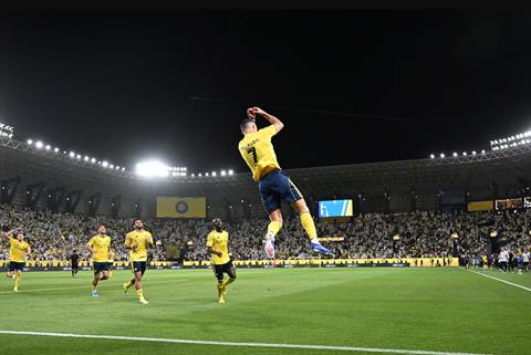 Cristiano Ronaldo lập cú đúp, Al Nassr xây chắc ngôi đầu