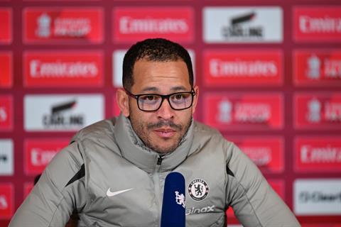 HLV Rosenior hé lộ những cầu thủ ưu tiên của Chelsea hè này