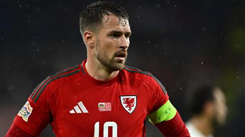Aaron Ramsey chính thức tuyên bố giải nghệ