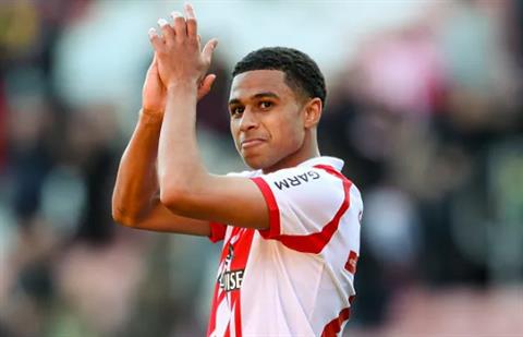 MU đưa tiền vệ của Southampton vào tầm ngắm