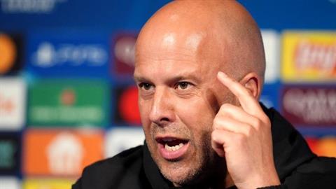 HLV Slot cảnh báo Liverpool trước đại chiến PSG