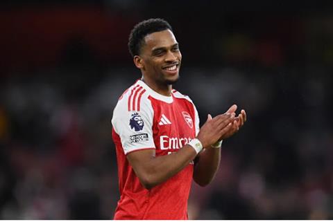 Ruud Gullit đưa Jurrien Timber lên mây