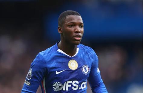 HLV Liam Rosenior ca ngợi Moises Caicedo trước trận gặp Man City