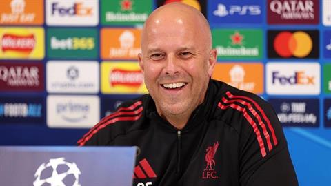 Hai quyết định của HLV Arne Slot khiến Liverpool “trả giá” trước PSG