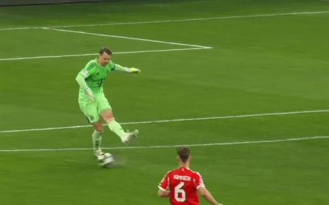 Neuer hứng bão chỉ trích sau sai lầm tai hại trước Real Madrid