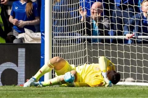 Thủ môn Liverpool nhập viện vì chấn thương trước Everton