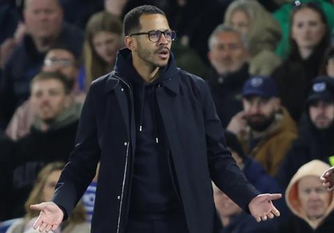 Chelsea mất núi tiền nếu sa thải Liam Rosenior