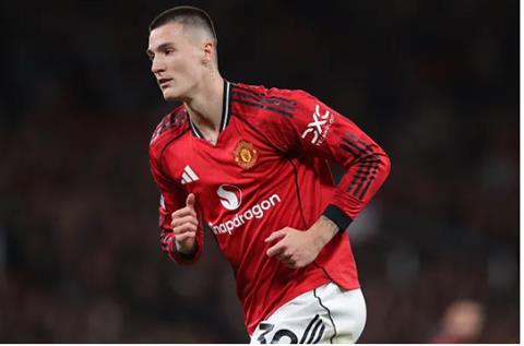 Nicky Butt và Michael Owen có chung nhận định về Benjamin Sesko