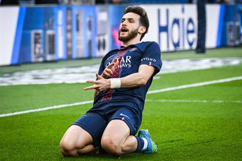 Khvicha Kvaratskhelia: Ánh sáng giữa đêm Paris hoa lệ