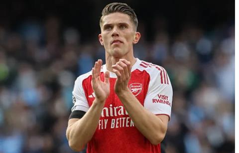 Viktor Gyokeres nên ngồi dự bị trước Newcastle