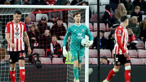 Nottingham ghi 4 bàn vào lưới Sunderland chỉ sau 20 phút