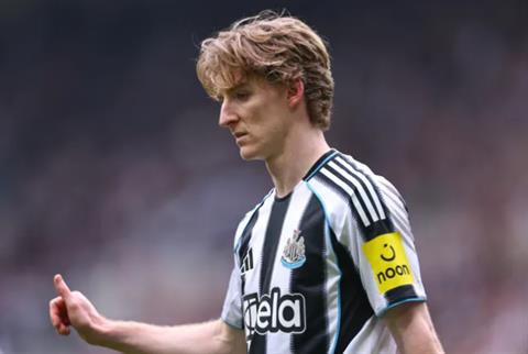 Newcastle vắng 5 cầu thủ trước trận gặp Arsenal