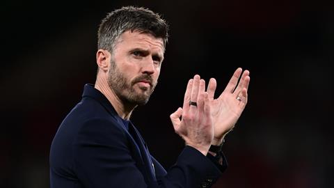 Phil Jones kêu gọi Man United bổ nhiệm Carrick dài hạn