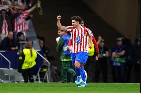 Julian Alvarez đi vào lịch sử Atletico sau bàn thắng vào lưới Arsenal