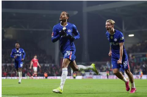 Chelsea đưa ra quyết định vụ Barca quan tâm Joao Pedro 
