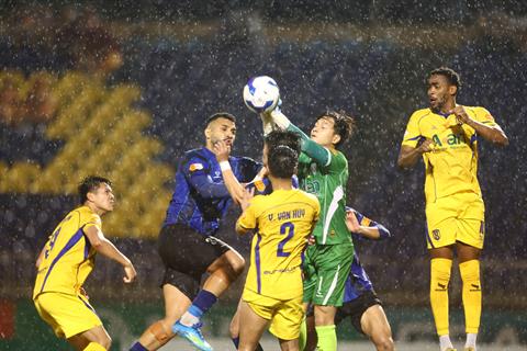 Đua trụ hạng V.League: Kịch hay đang chờ những tập cuối!