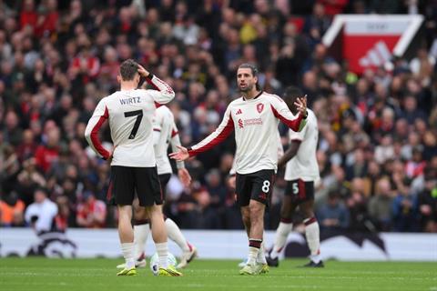 Carragher lo ngại về hướng đi của Liverpool dưới thời Arne Slot