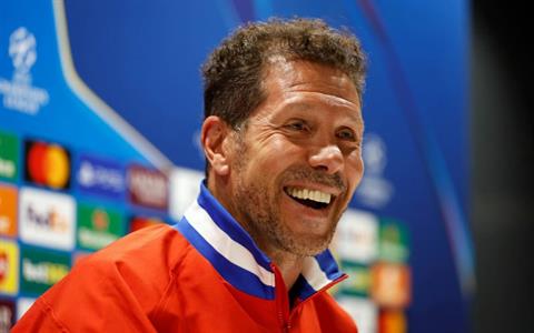 Simeone lý giải việc Atletico đổi khách sạn trước trận gặp Arsenal