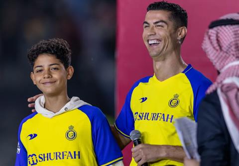 Ronaldo Jr ưu tiên châu Âu, bỏ ngỏ cơ hội sát cánh cùng cha