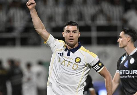 Ronaldo làm nên lịch sử, Al Nassr tìm lại niềm vui