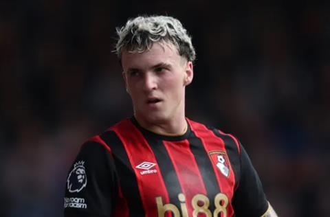 Bournemouth đình chỉ thi đấu với Alex Jimenez 