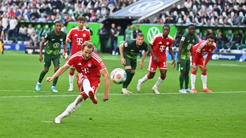 Harry Kane lần đầu đá hỏng phạt đền tại Bundesliga