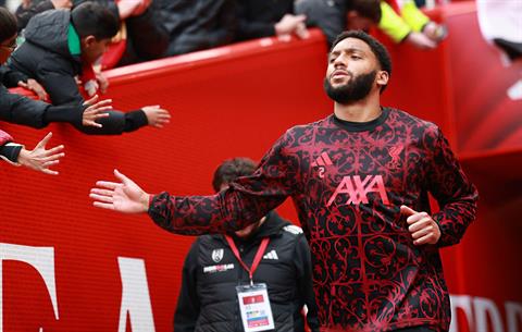 Hậu vệ Liverpool thông cảm với những tiếng la ó từ CĐV