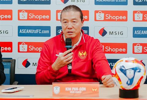HLV Kim Pan-gon muốn Selangor chơi đôi công với Nam Định