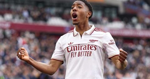 Lewis-Skelly kêu gọi Arsenal giữ đôi chân trên mặt đất