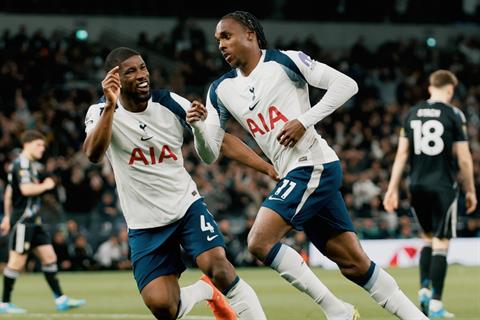 Tottenham chưa thoát hiểm sau trận hòa nghẹt thở với Leeds