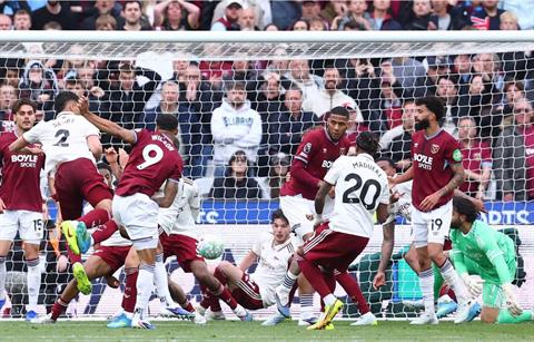 PSG cảnh giác với vũ khí phạt góc của Arsenal