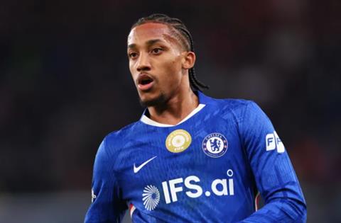 Joao Pedro có câu trả lời cho Barca
