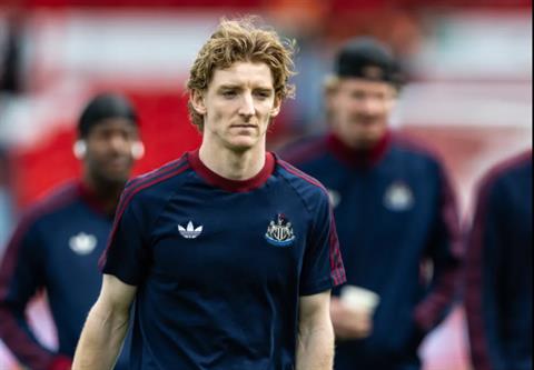 HLV Eddie Howe lên tiếng về tương lai Anthony Gordon