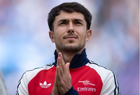 Arsenal được khuyên nên tìm người thay thế Martin Zubimendi