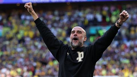 Pep Guardiola úp mở tương lai tại Man City