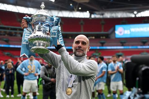 Pep nhắn nhủ CĐV Man City trước tin đồn rời đội bóng