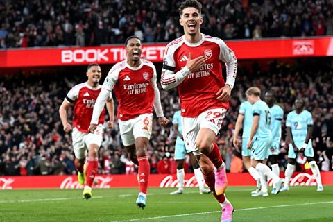 Arsenal có 3 cơ hội đăng quang Premier League